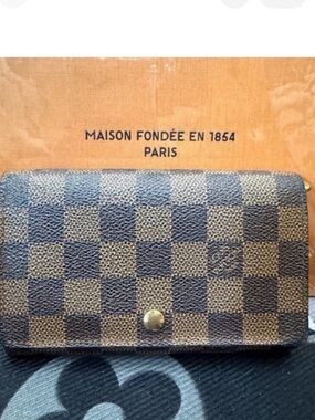 🤎🤎Louis Vuitton Damier Ebene Brown Wallet🤎🤎